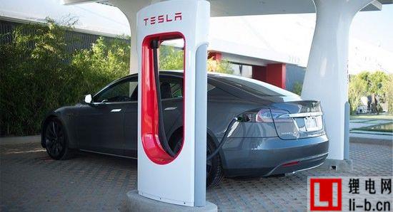 Tesla為何推90秒換電池技術？