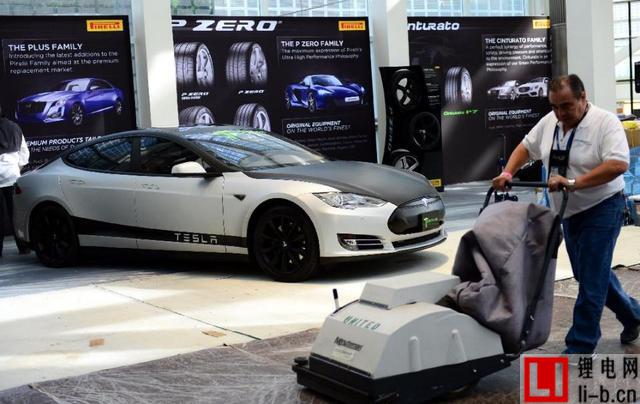 蘋果谷歌特斯拉攪局 美國汽車業未來在硅谷？