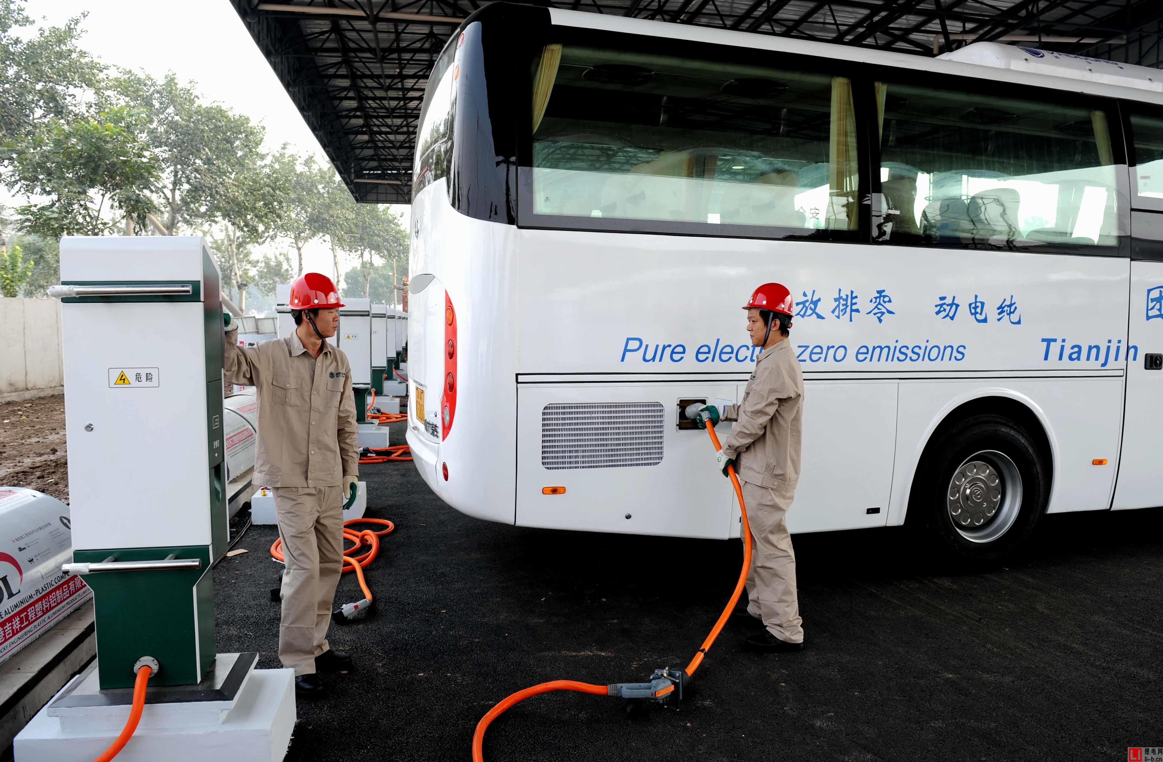 利好政策催熱新能源車市場 車企加速布局迎9月“爆點”
