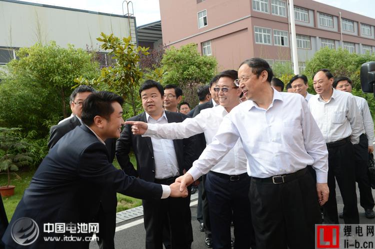 安徽省省長王學軍深入國軒高科調研 李縝陪同參觀