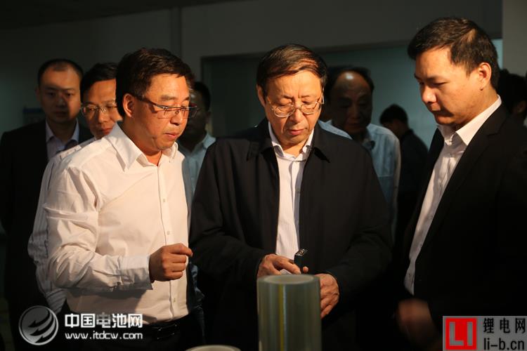 安徽省省長王學軍深入國軒高科調研 李縝陪同參觀
