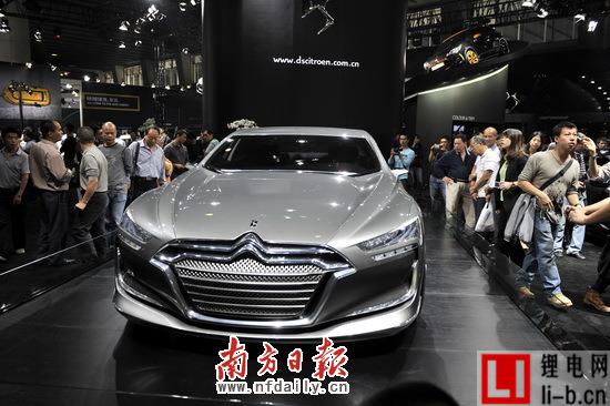 汽車下一站：新能源還是車聯網？