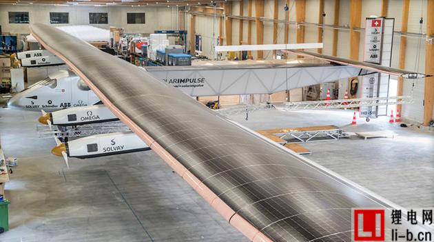 太陽能飛機零污染環游世界 搭載鋰電池在夜晚使用
