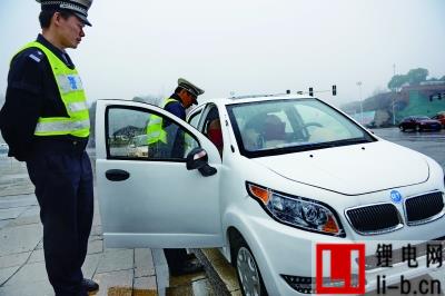 山東全面叫停老年代步車 低速電動(dòng)車面臨滅頂之災(zāi)？