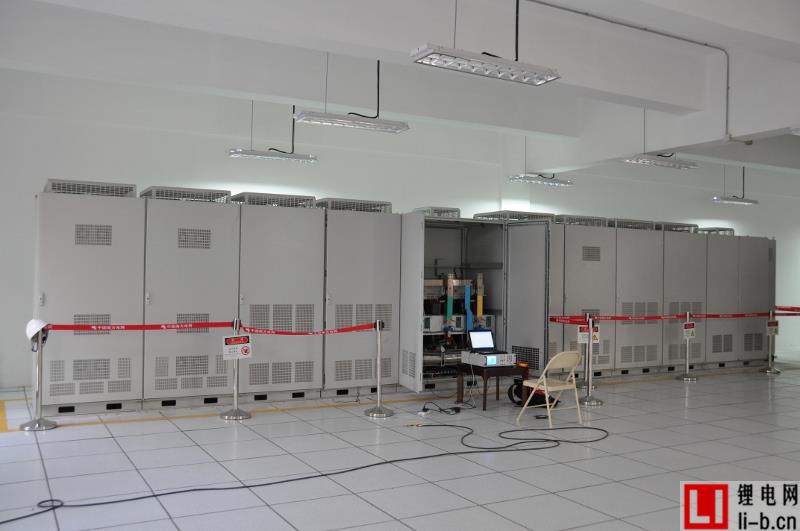電網(wǎng)級電池比鋰電池平價安全 何時有革命性進(jìn)展？
