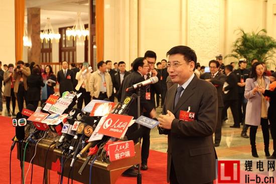 工信部部長苗圩：預計今年新能源汽車有一倍以上增長