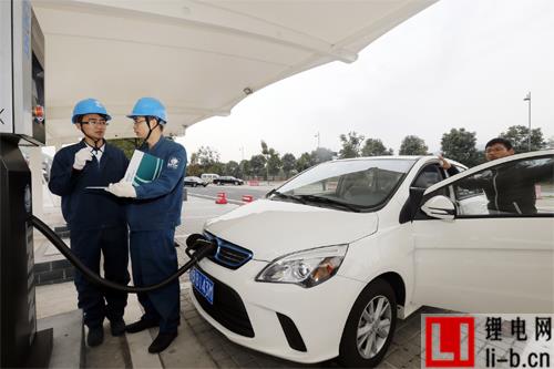 8條高速公路快充網絡上線運營 充電樁建設駛入快車道