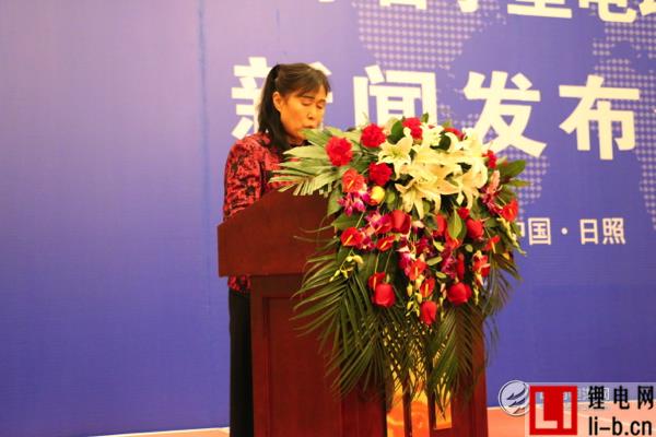 發(fā)布會主持人山東省汽車行業(yè)協(xié)會副秘書長郭金娜