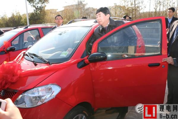 2015年產(chǎn)34.7萬輛 山東試行小型電動車達標(biāo)標(biāo)識管理