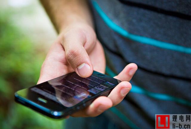 研究稱六成多iPhone用戶不知道電池可以更換