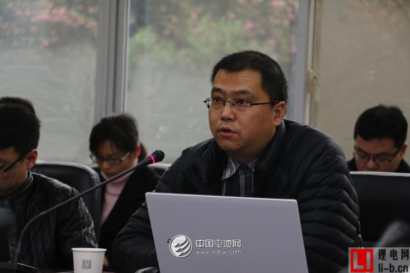 真鋰研究首席分析師墨柯
