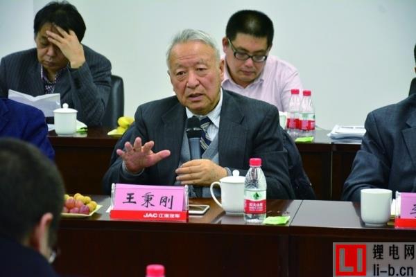 王秉剛：自主新能源車企必須儲(chǔ)備混合動(dòng)力技術(shù)