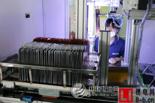謹防新能源汽車產業“空心化”  別把最該鼓勵的忘了