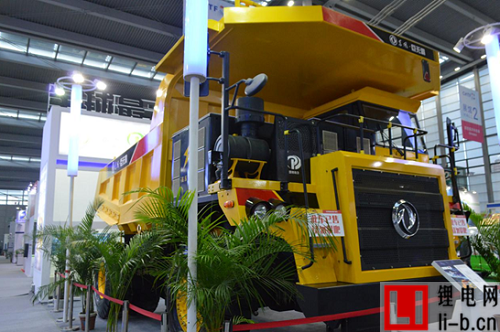 國創動力新能源礦用車—DF45E亮相深圳高交會