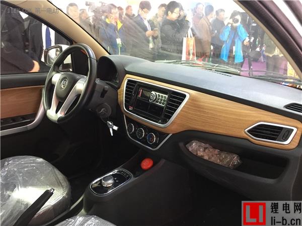 漫步時尚前沿，麗馳C01/S350鋰電版低速電動車量產上市