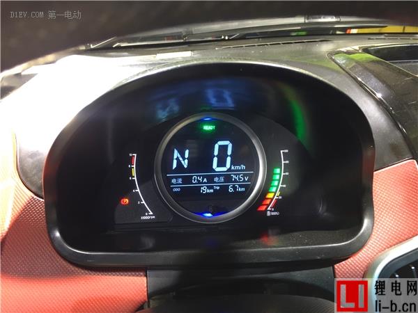 更高端、更智能、更安全，易咖e7濟南車展首發亮相