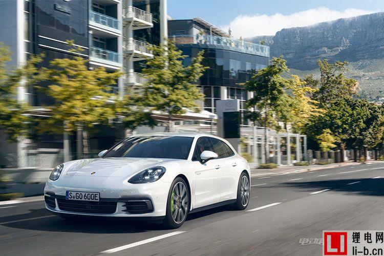 保時(shí)捷Panamera Sport Turismo官圖曝光 日內(nèi)瓦發(fā)布