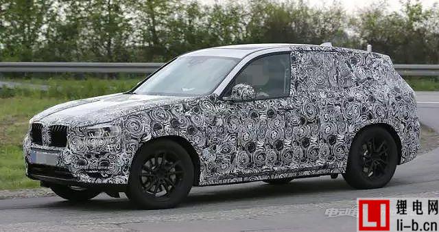 最大功率300馬力 寶馬X3 xdrive35e極北測試