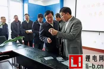 哈工大制備出首個(gè)高性能石墨烯散熱片 已和華為簽下意向合同