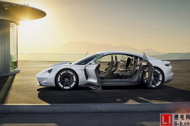 保時(shí)捷Mission E純電動(dòng)跑車?yán)m(xù)航達(dá)500km 預(yù)計(jì)2019年上市