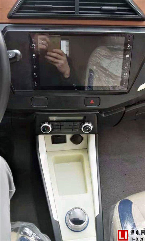 疑似云100新車型 曝眾泰云100Plus諜照