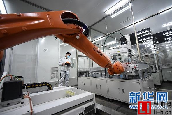贛鋒鋰業年產6億瓦時動力電池全自動化生產線試產