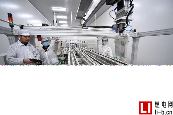贛鋒鋰業年產6億瓦時動力電池全自動化生產線試產