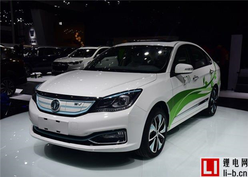 2017上海車展：東風風神E70正式亮相