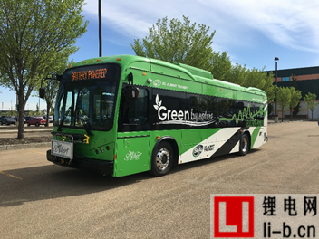首批3臺比亞迪純電動大巴交付加拿大亞伯達省