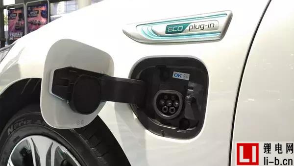 國產起亞K5插電混動版首發，2.0L+電動機