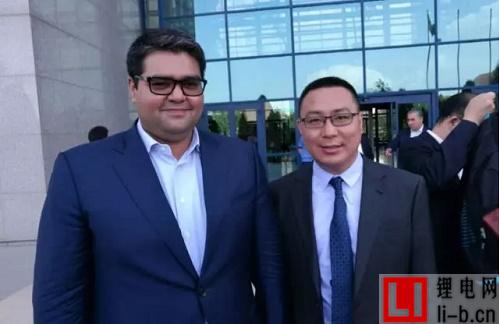 薛馳總裁與烏投資委員會主席Akhmedkhadjaev合影