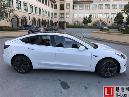 續航可達483公里 特斯拉Model 3新照揭開最終版設計