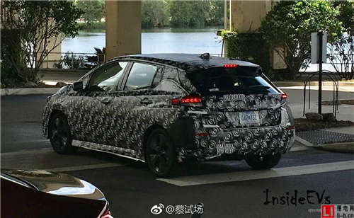 油門和剎車在一個踏板，你讓我怎么開？