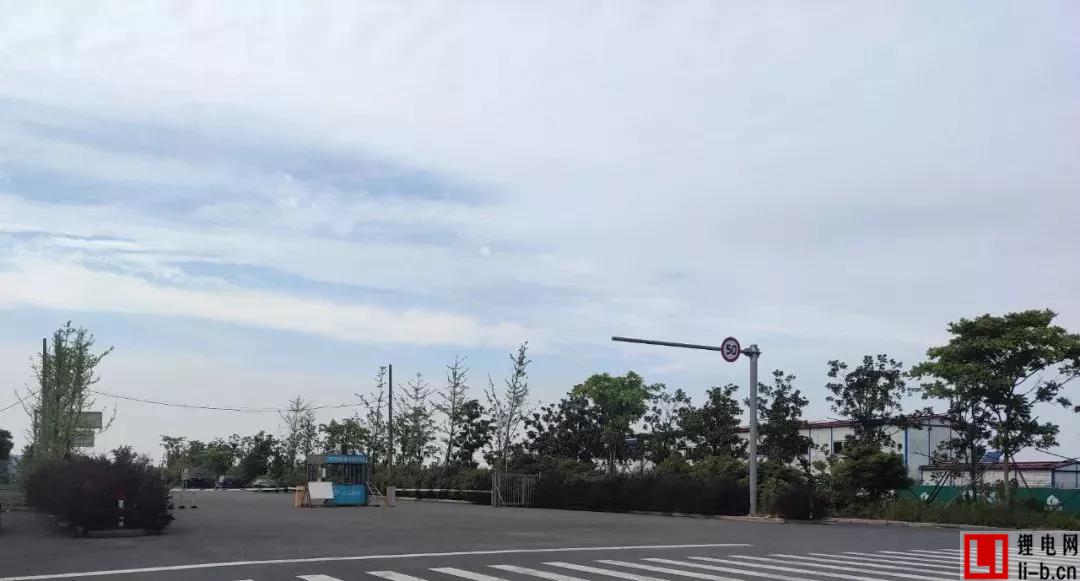 02.jpg