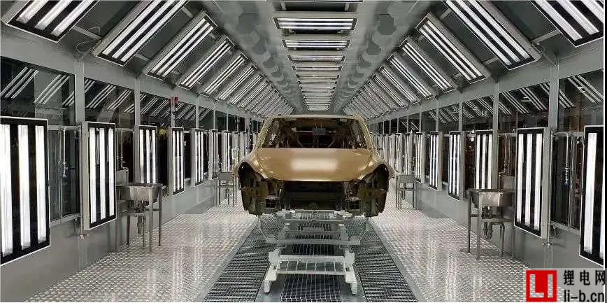 特斯拉噴漆車間.jpg