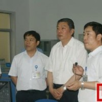集團(tuán)公司總經(jīng)理林左鳴來中航鋰電視察