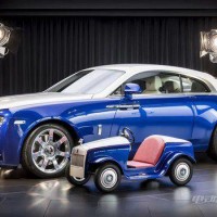 孩子開著純電勞斯萊斯兒童車就診 到底是怎么回事？