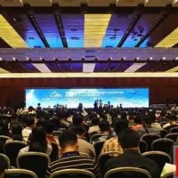 銀隆副總裁李賢能發(fā)表演講《新能源汽車助推綠色智能交通》