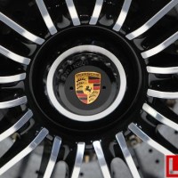 挑戰自己 保時捷內外聯合開發新能源汽車