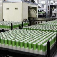“老家伙”腹背受敵 動力電池誰將脫穎而出？