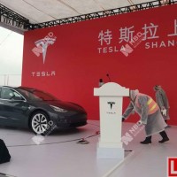 全球車(chē)企前赴后繼“挑戰(zhàn)”全球電動(dòng)汽車(chē)王者